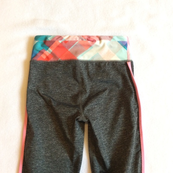 GapFit athletic crop pants - Picture 4 of 6